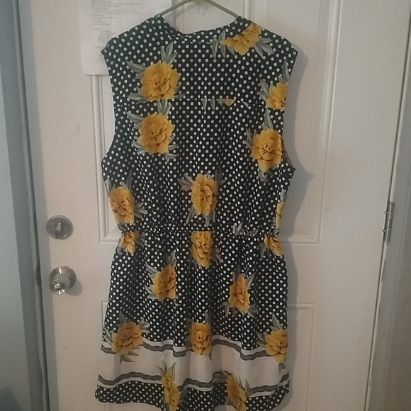 Dress - Picture 2 of 4